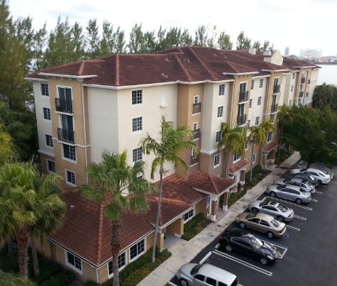 Apartment complex before getting roof cleaned